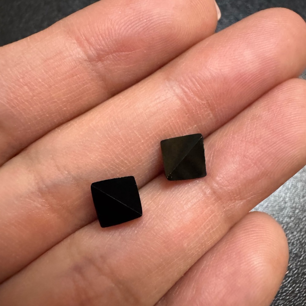 Onyx and gold Stud Earrings